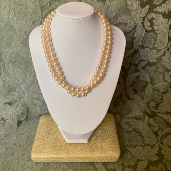1950's Delta Simulated Pearls With Original Box - Picture 1 of 13